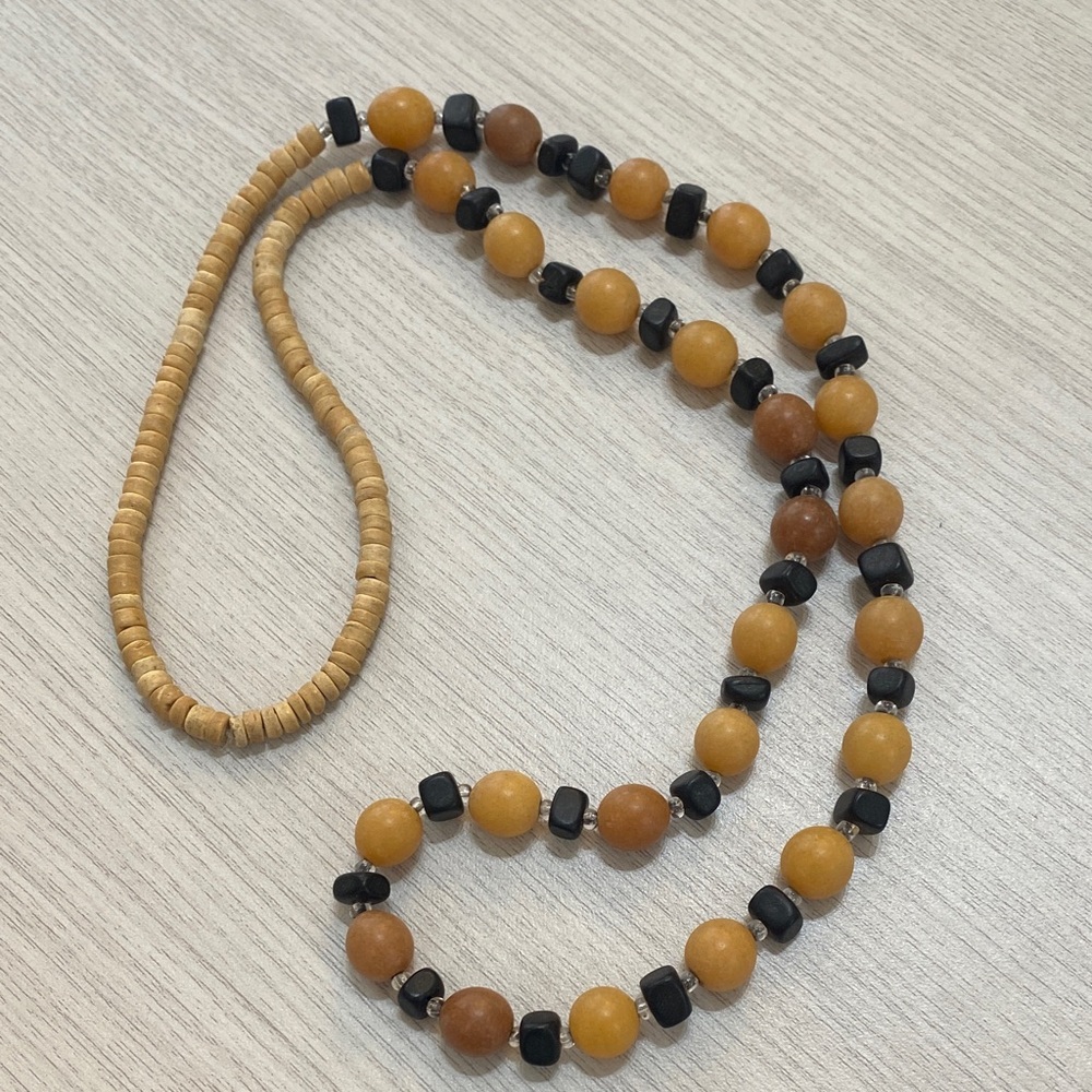 Black and Brown Beaded Necklace - Picture 3 of 3